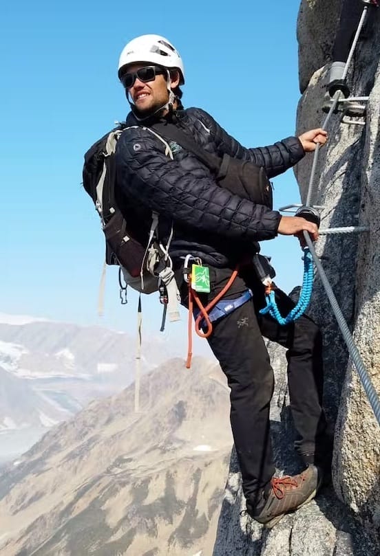 PR team working on B2B projects